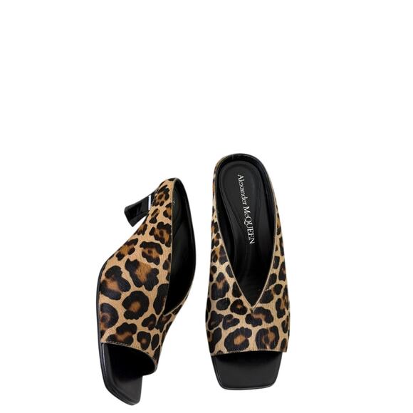 Alexander McQueen Shoes - Alexander McQueen 55mm Armadillo Mules 40